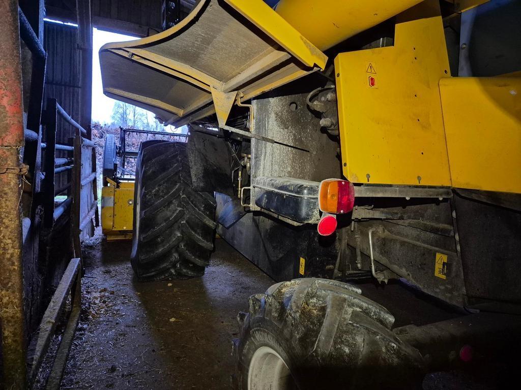 New Holland TC5050 Mähdrescher