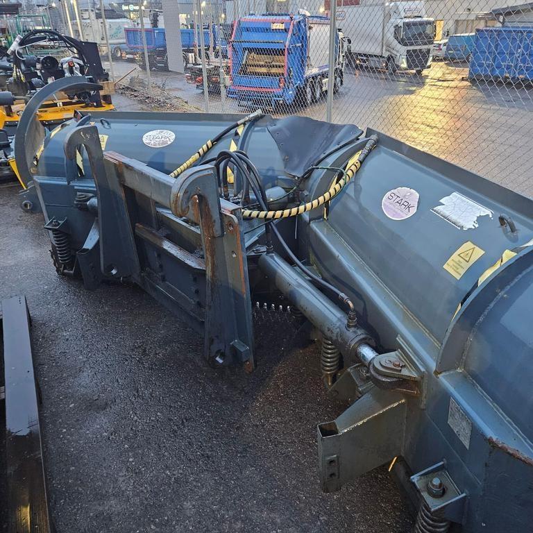 Stark NL 3600 Snow blades and plows