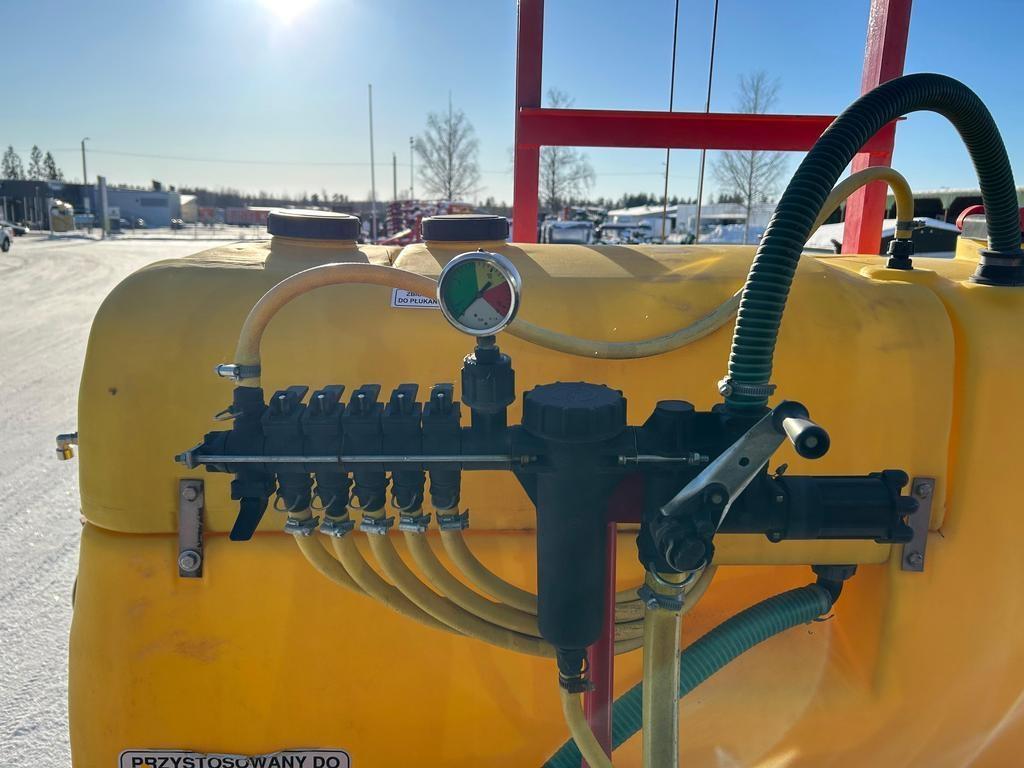 Unia 812 Selvkørende sprøjter