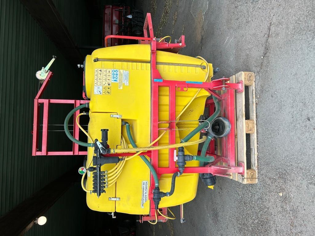 Unia 812 Self-propelled sprayers