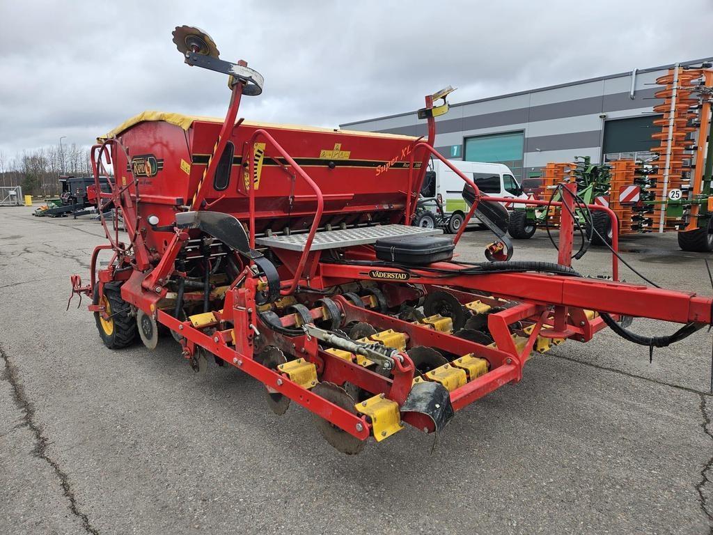Väderstad Rapid300C Perforatrici