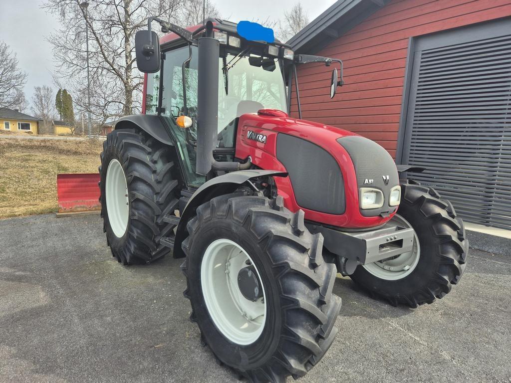 Valtra A93 Tractors