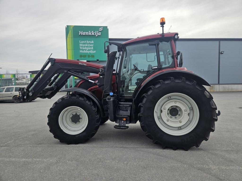 Valtra N134 ACTIVE Tractors