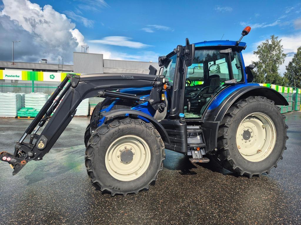 Valtra N154 ACTIVE Tractors