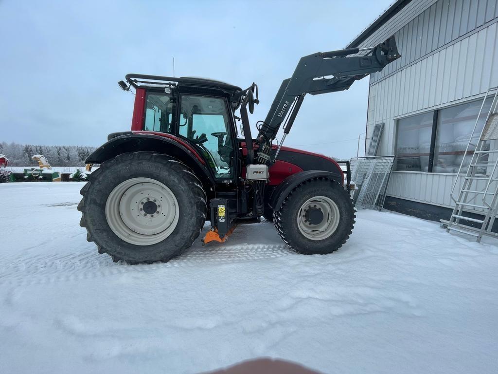Valtra T 151 ADVANCE Tractors