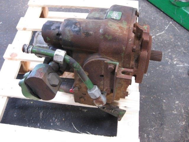 - - - Sundstrand Hydr. Pumpe Combine harvester accessories