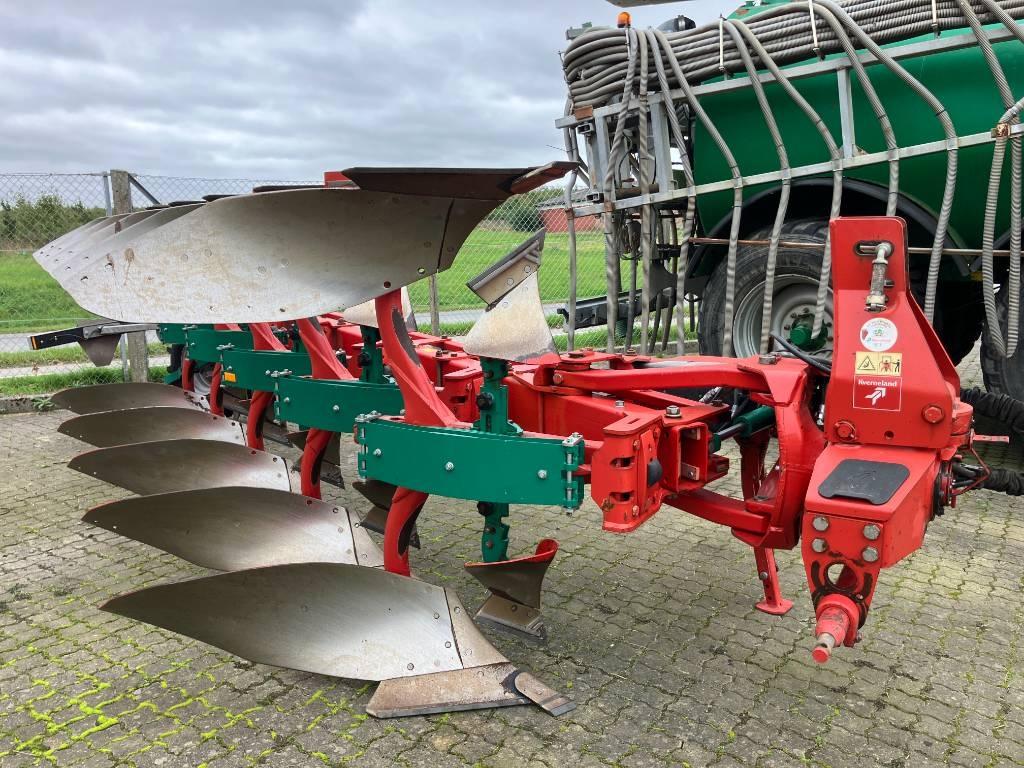 Kverneland I plugh 5 furet Reversible ploughs