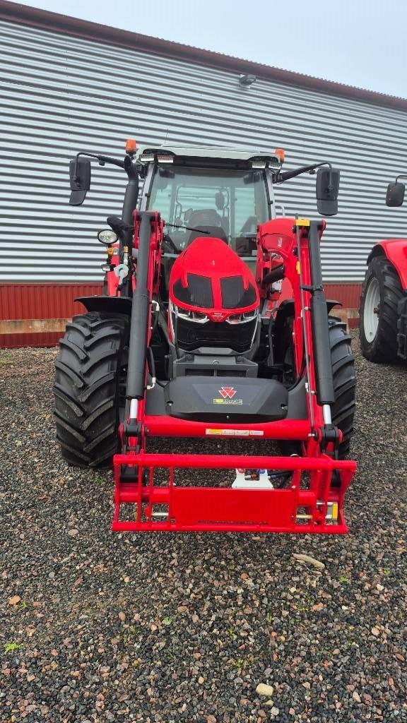 Massey Ferguson 5S.145 Traktorer