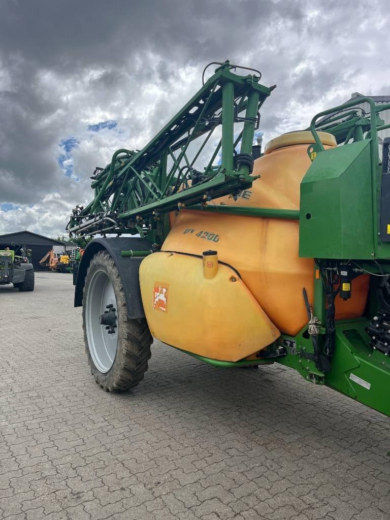 Amazone UX 4200 Super Trailed sprayers