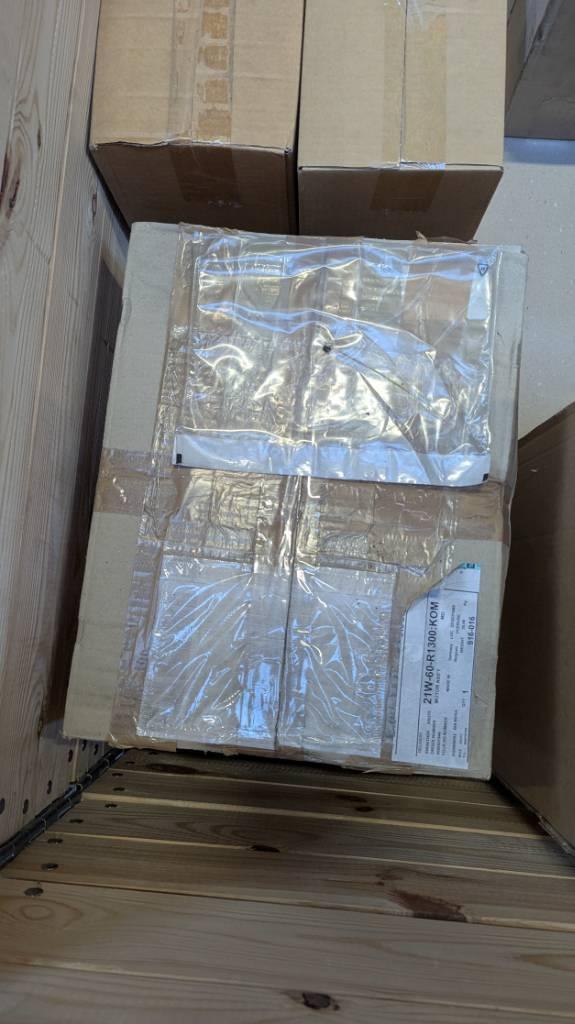 Komatsu PW98MR-6 HYDRAULIC MOTOR ASSY - 21W-60-R1300 Hydraulics