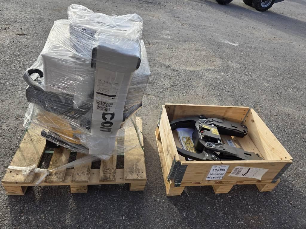 Engcon irroitettava malli EC 206 + pihtikasetti Kauhanpyörittäjät