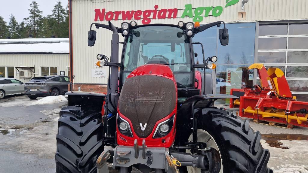 Valtra 134 A Traktoren