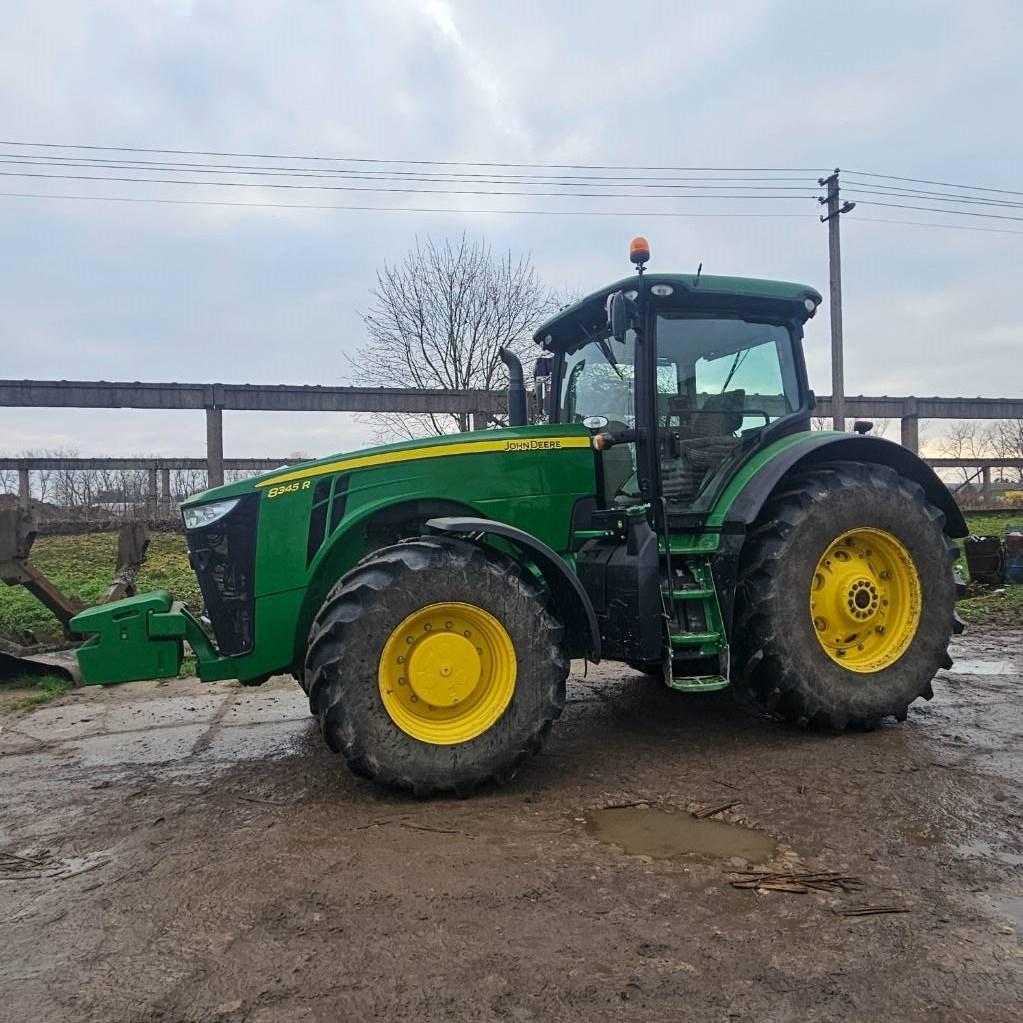 John Deere 8345 R Tractors