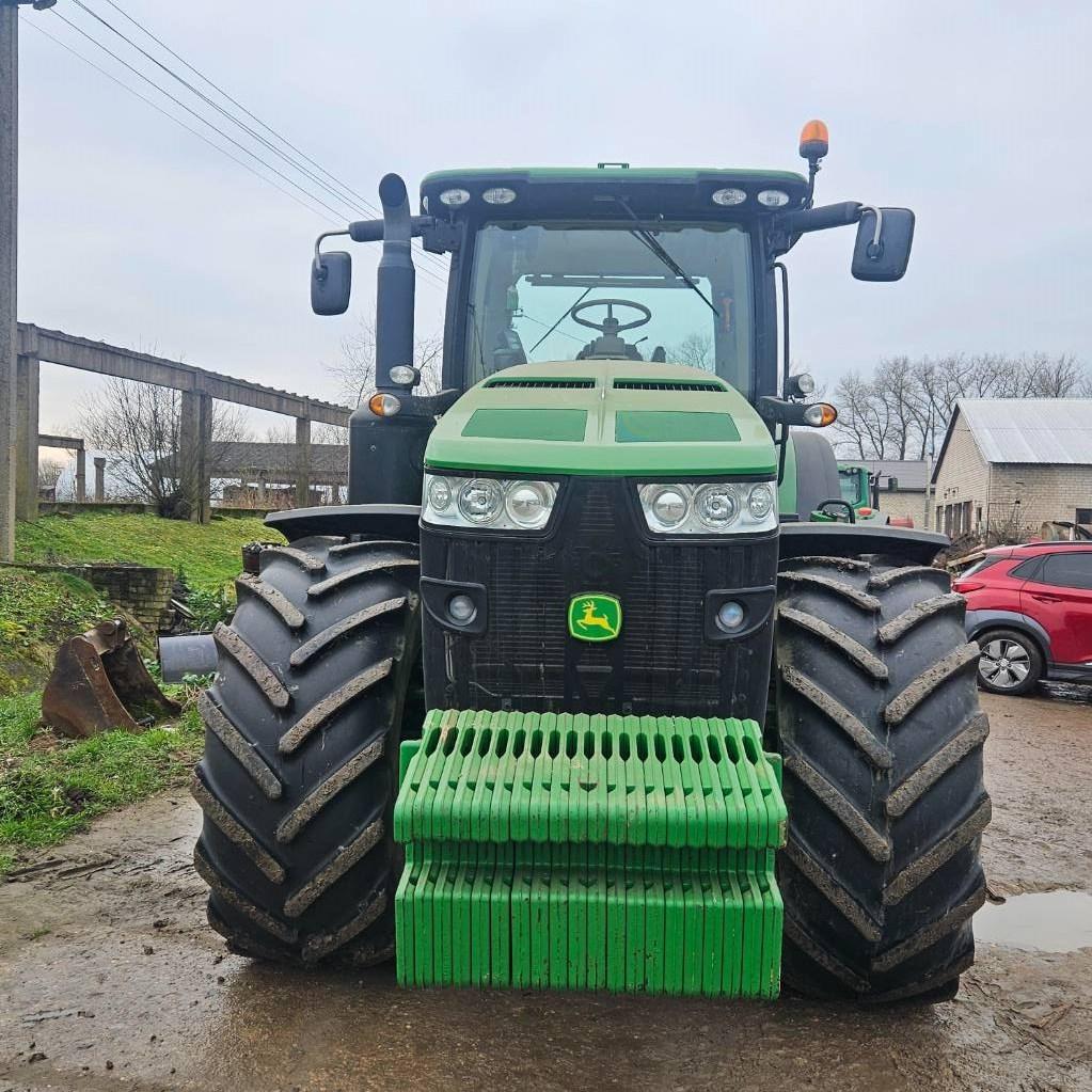 John Deere 8345 R Tractors