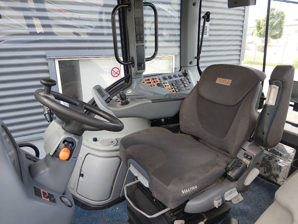 Valtra T162 Versu Traktorer