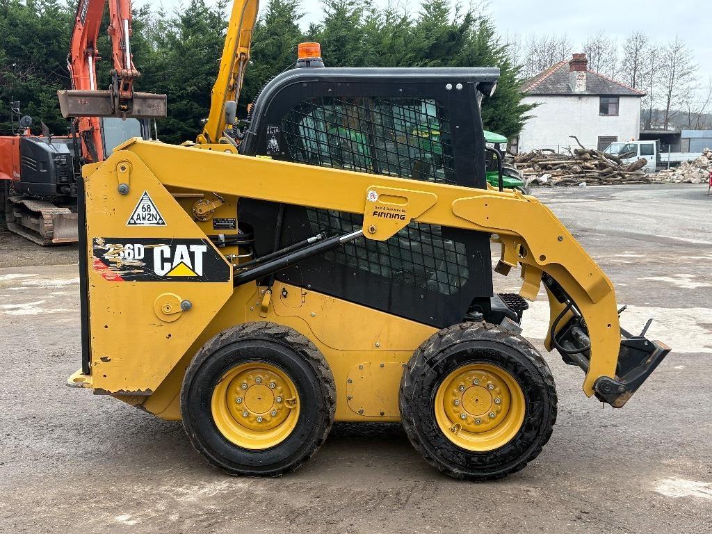 CAT 236 D Kompaktlader