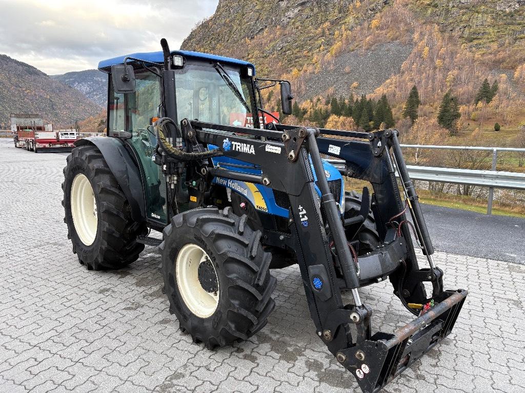 New Holland T4050 Tractors