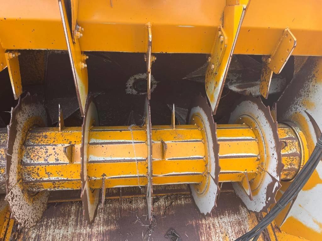 Lucas Raptor Bale shredders, cutters and unrollers