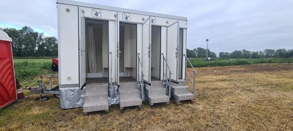 Custom Premium Shower Block (4 showers) Other trailers