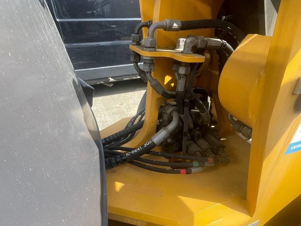Mecalac AX 700 Site dumpers