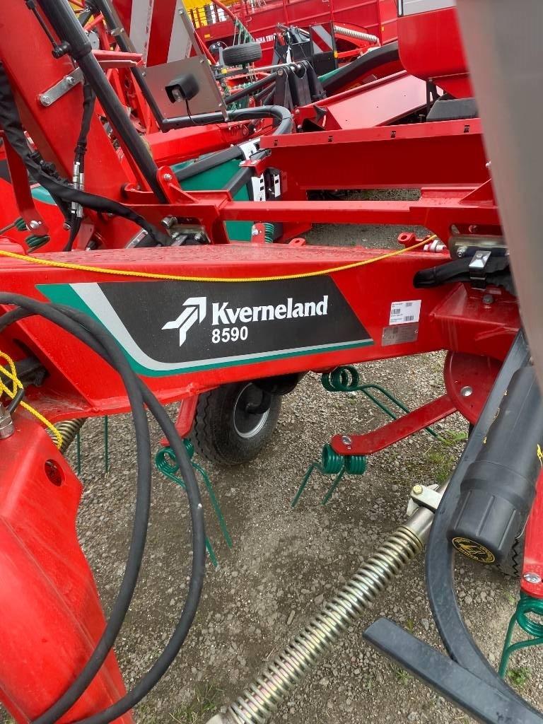 Kverneland 8590 Vändare och luftare