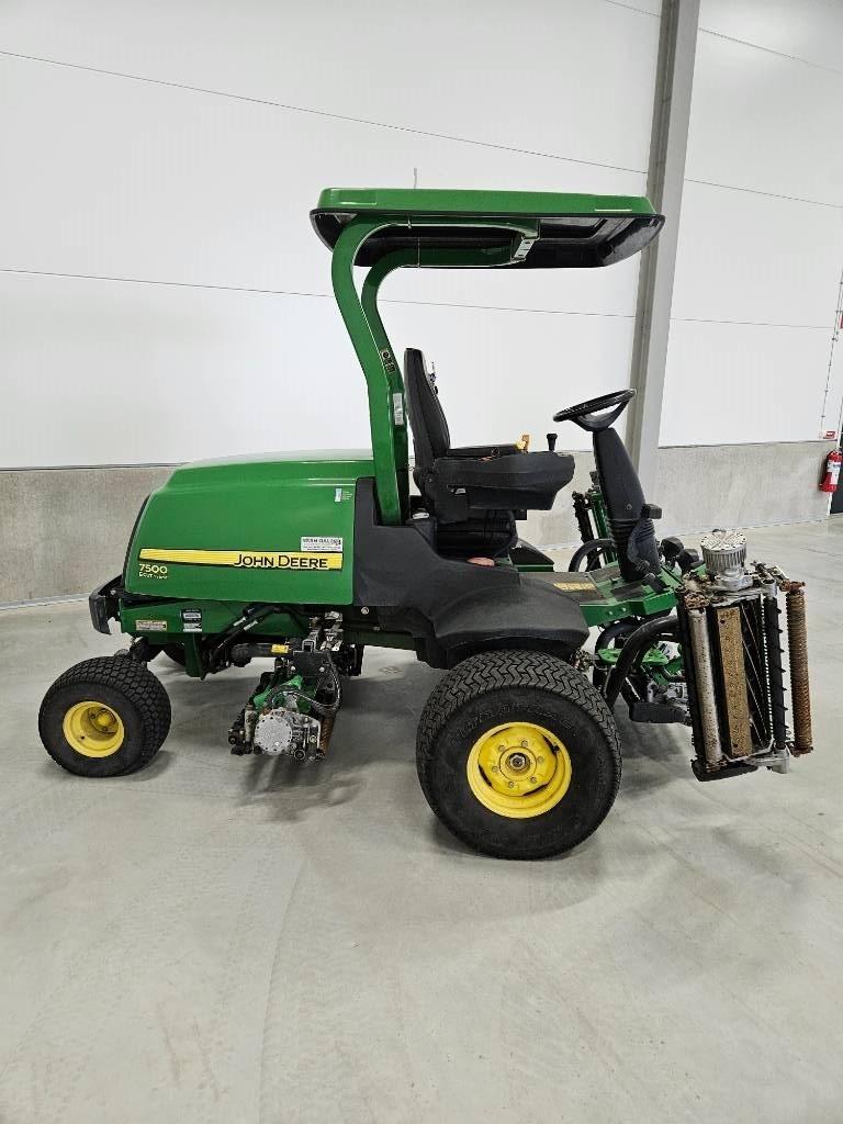 John Deere 7500 E-Cut Fairway-gräsklippare