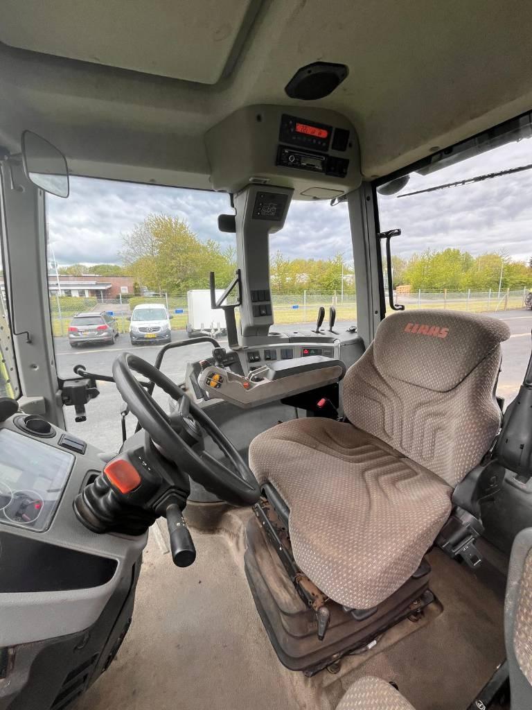 CLAAS AXION 820 CMATIC Tractors