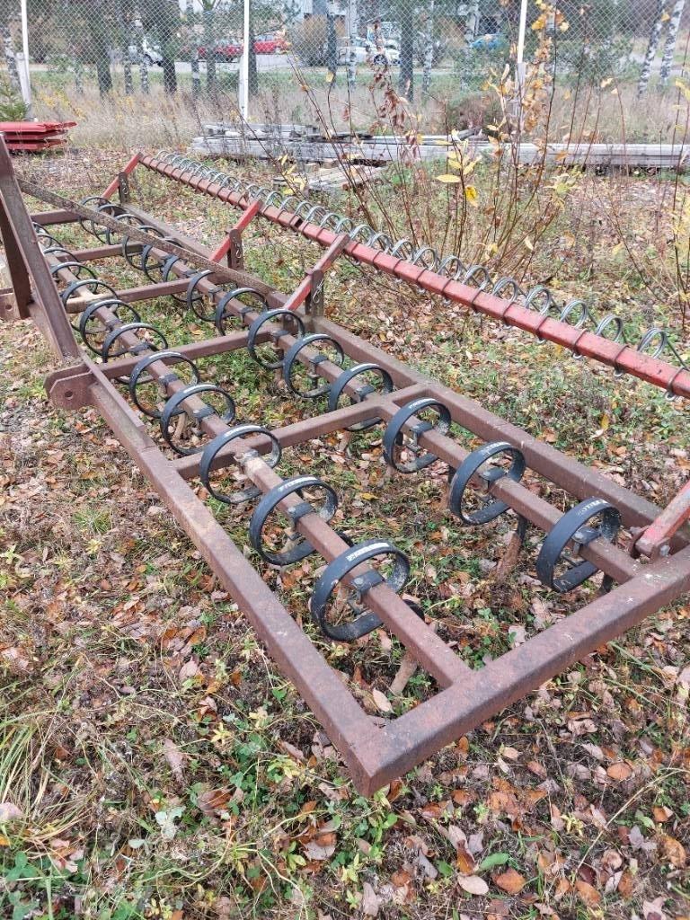 Omavalmiste äes Nostolaite Harrows