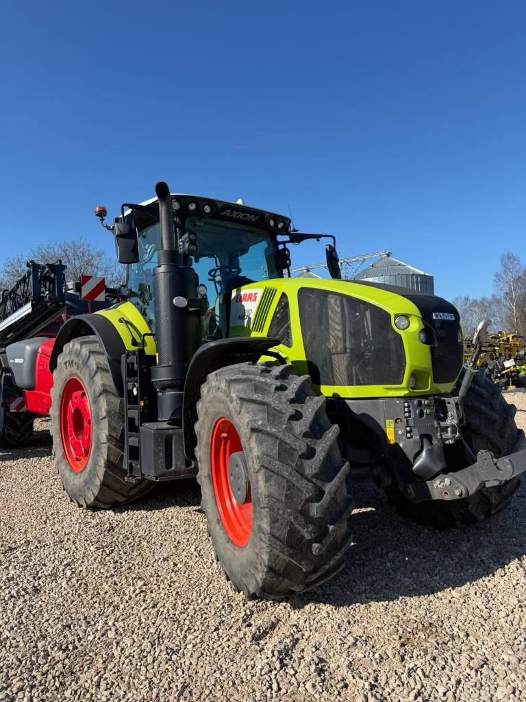 CLAAS Axion 930 Tractors