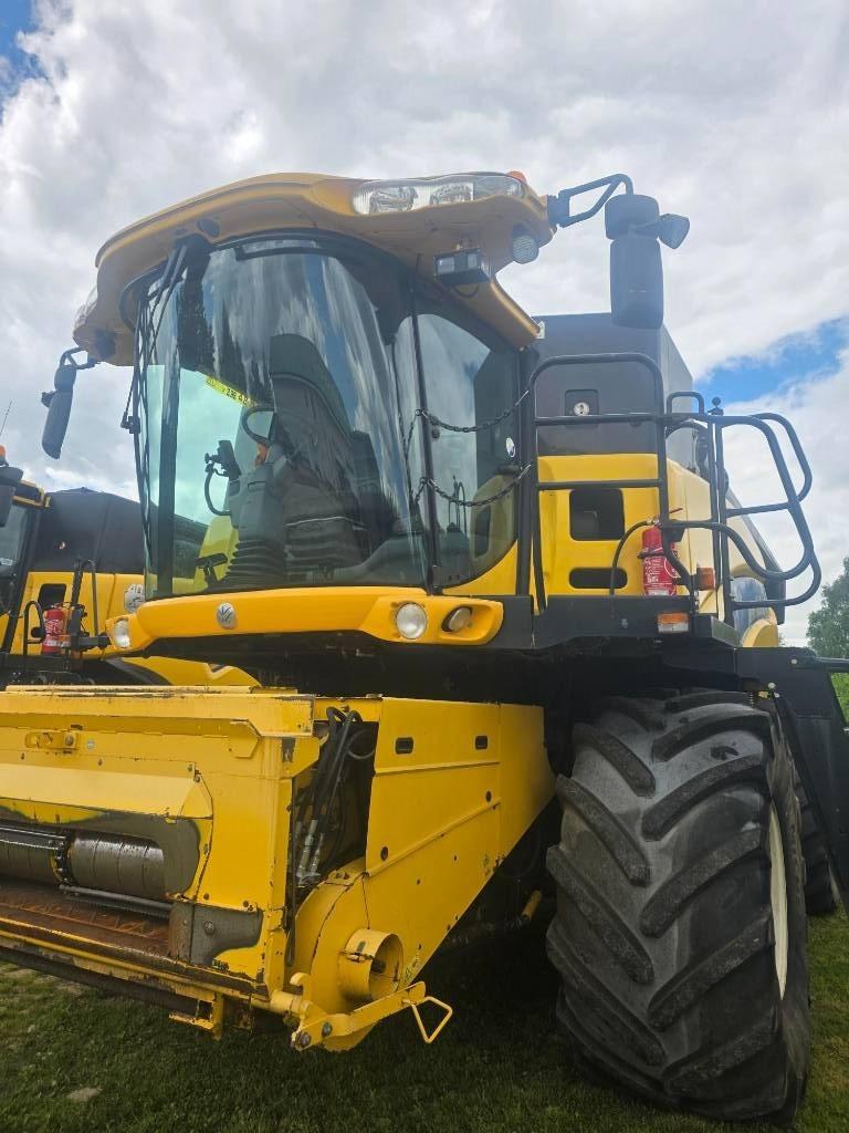 New Holland CR 9080 Mietitrebbiatrici