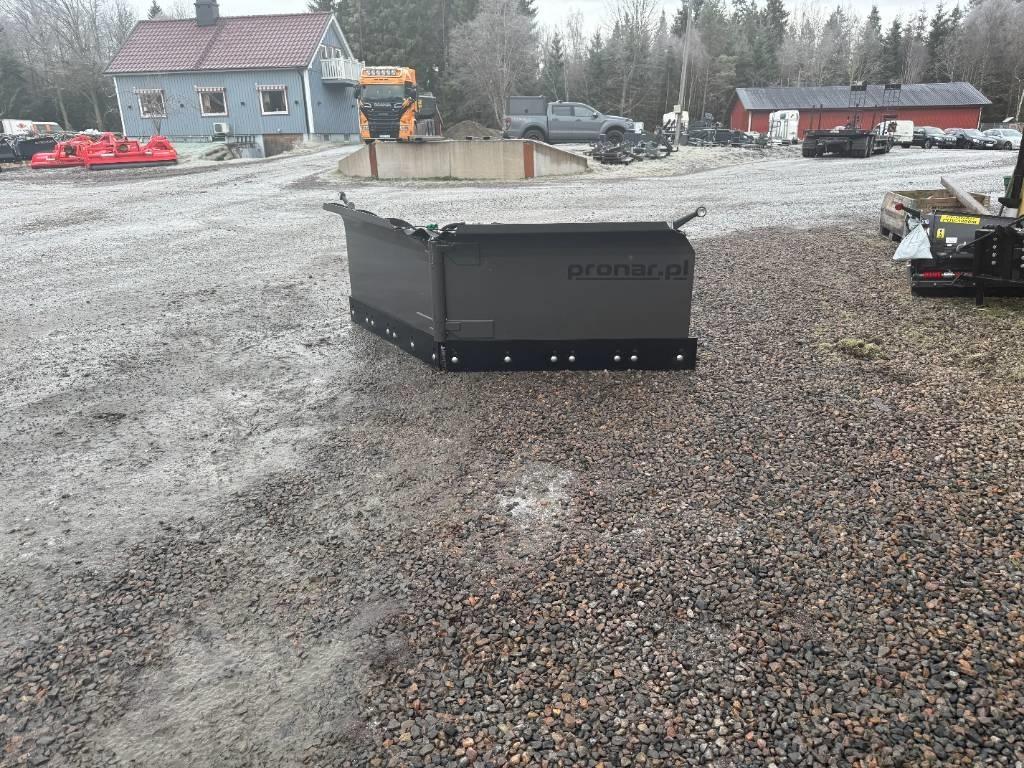 Pronar PUV 3300 Snöblad och plogar