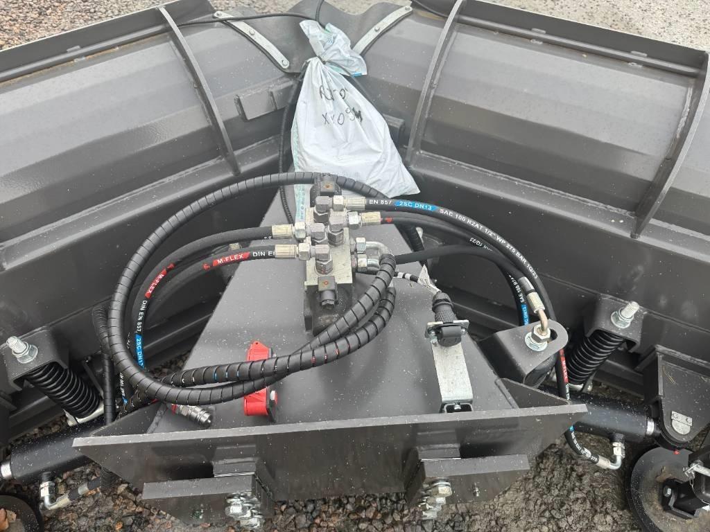 Pronar PUV 3300 Snöblad och plogar