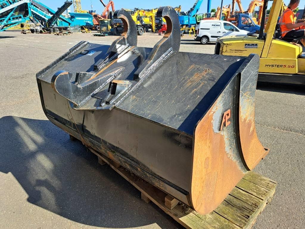 Pladdet Bucket SG840NX2100, Quickcoupler SMP100 Buckets