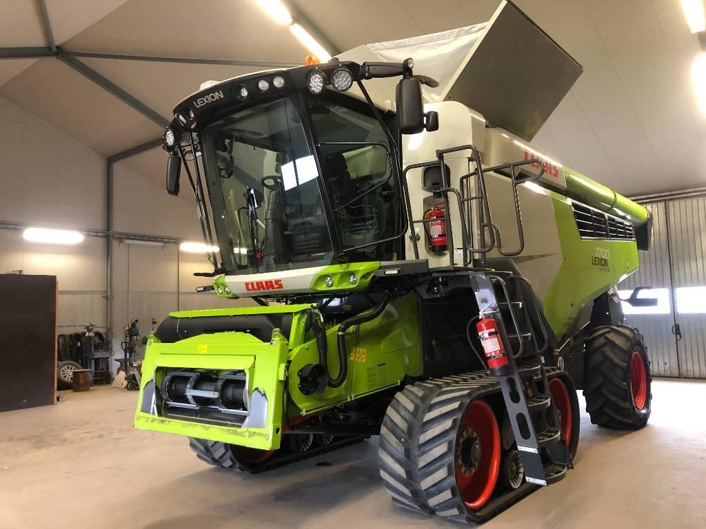CLAAS Lexion 7700TT Combine harvesters