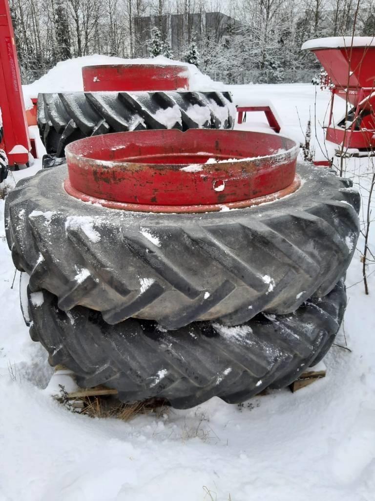 Raju 13.6/12-38 levikepyörät Pneumatici, ruote e cerchioni