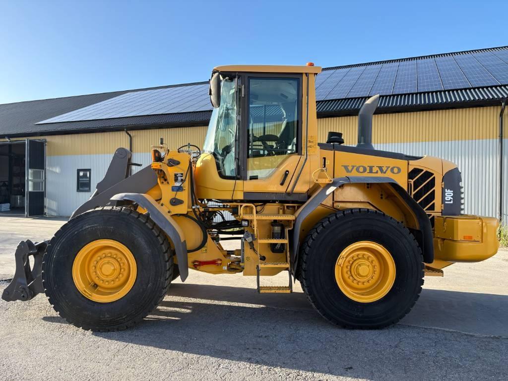 Volvo L90F lastmaskin, spakstyrning, vinterdäck Hjullastare