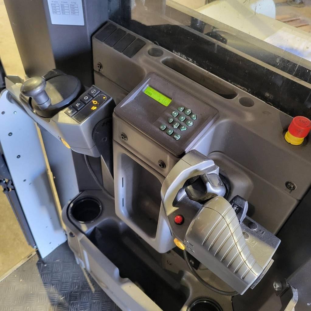 UniCarriers EPM100 High Level order picker Elmotviktstruckar