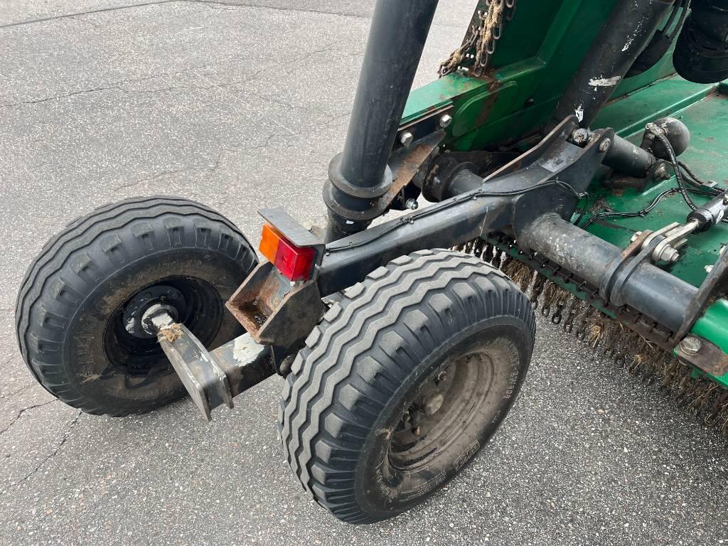 Spearhead multicut 820R Mäher