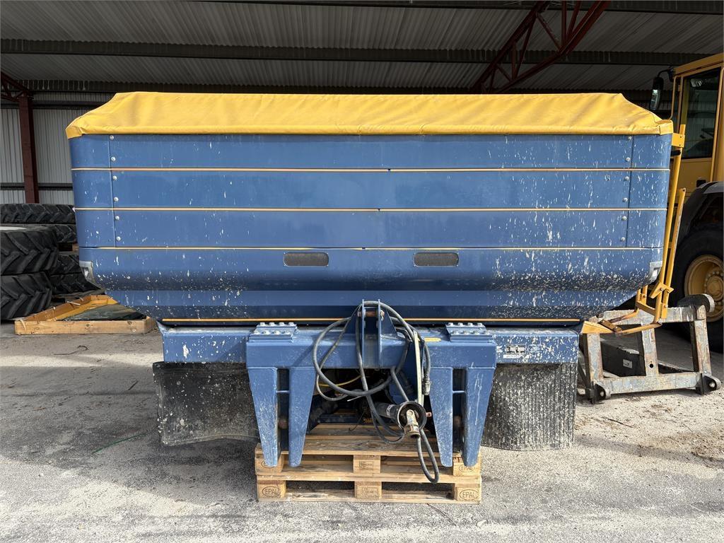 Bogballe M3W PLUS 1800 L. UNIQ Mineralgödselspridare