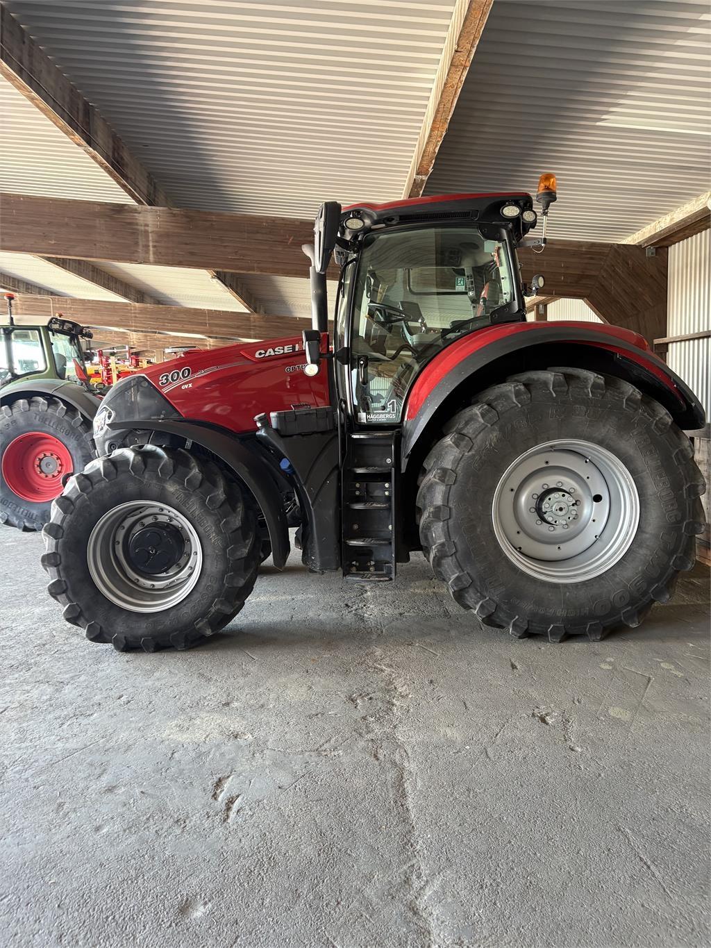 Case IH OPTUM 300 CVX Traktorer