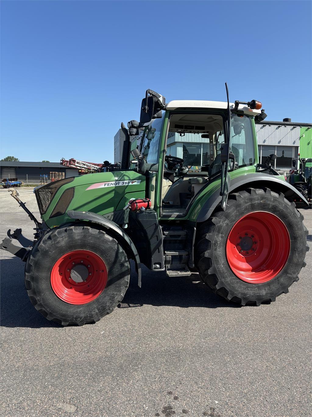 Fendt 313 VARIO S4 Tractors