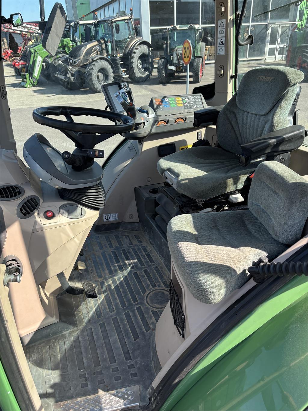 Fendt 313 VARIO S4 Tractors