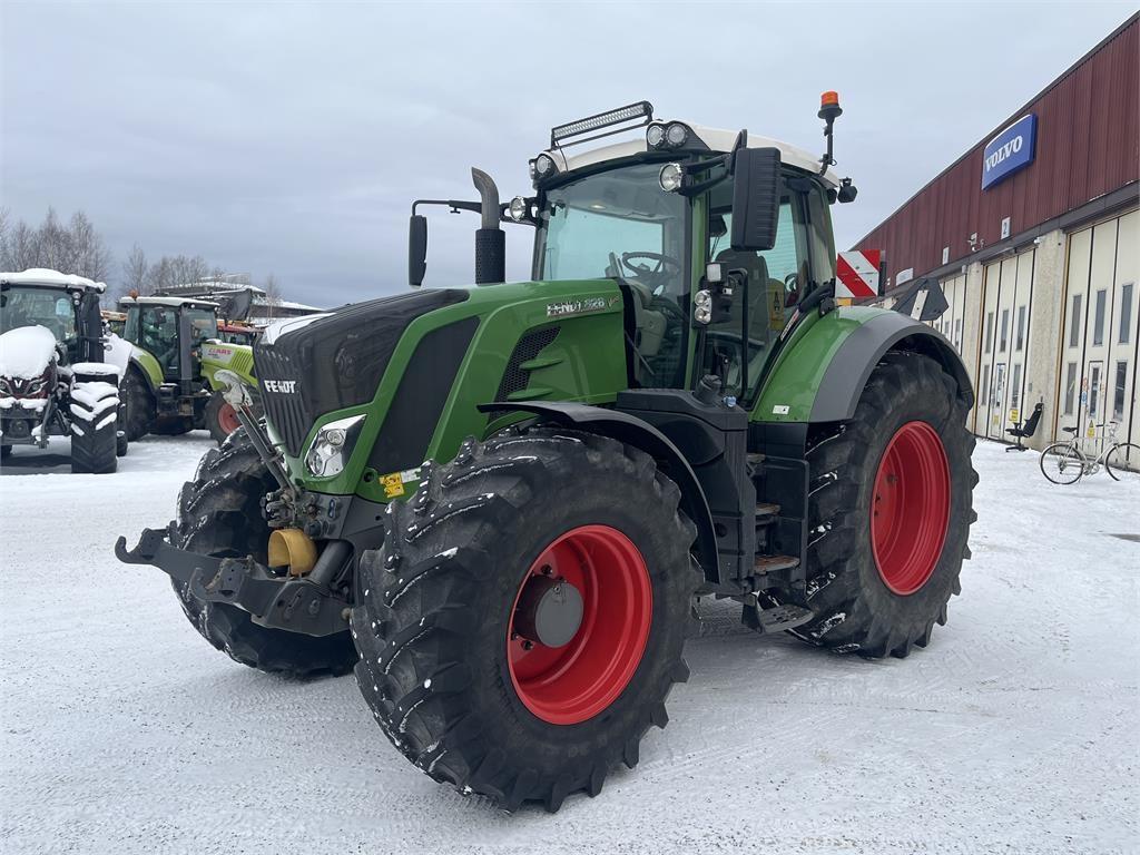Fendt 828 VARIO S4 Tractors