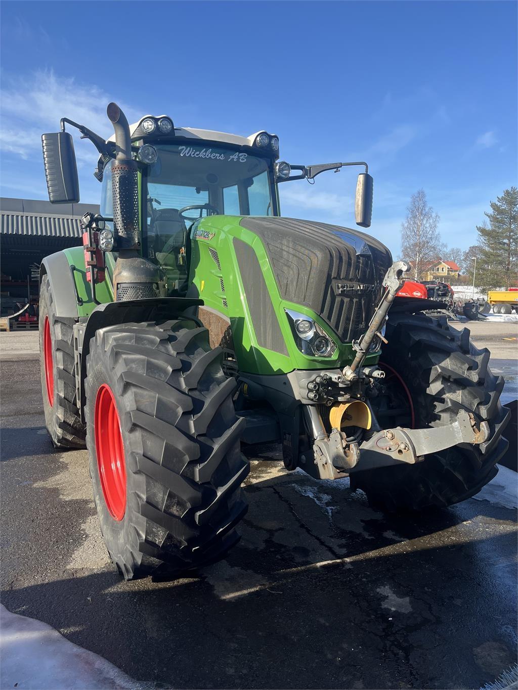 Fendt 828 VARIO S4 Tractors