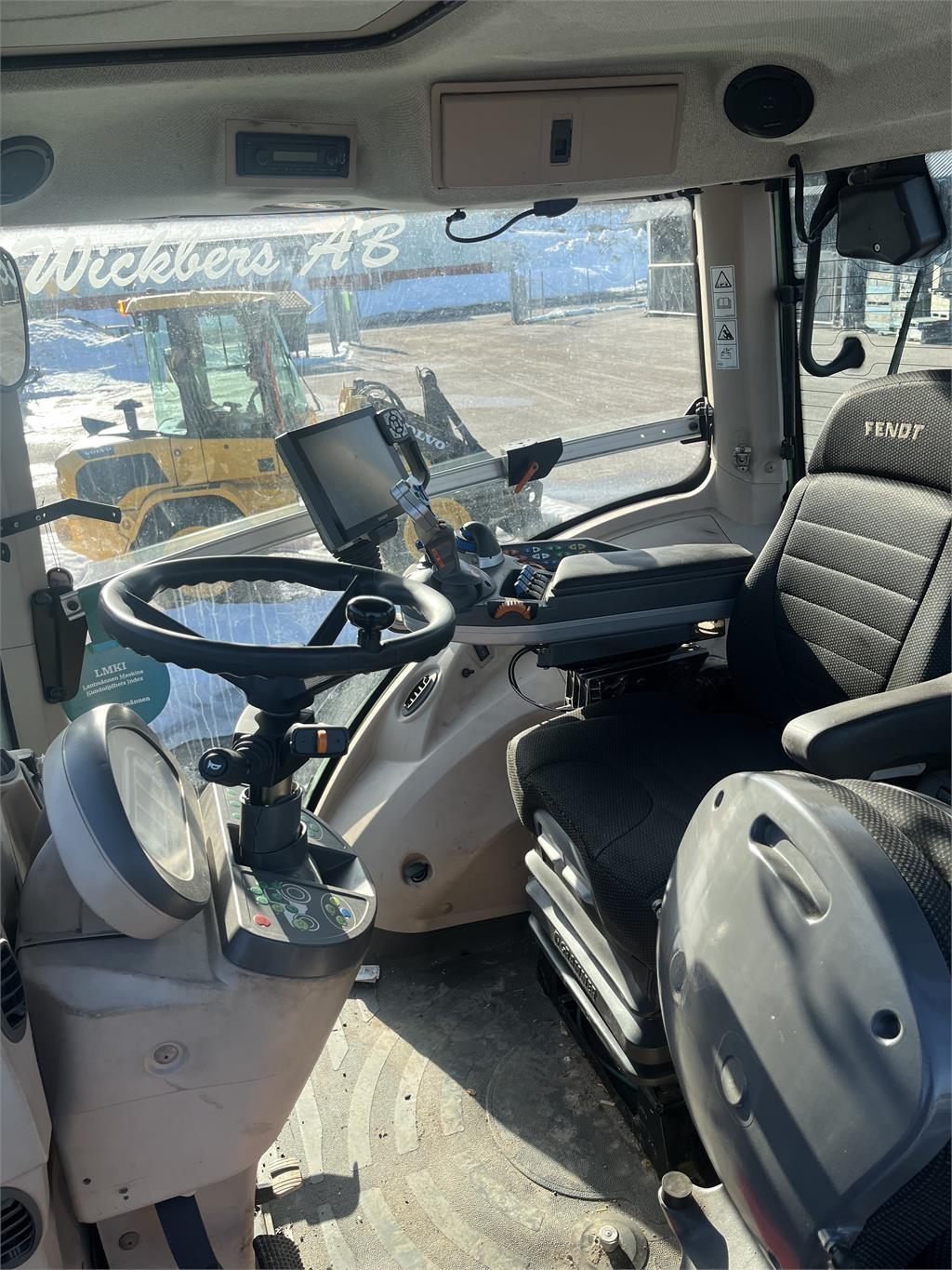 Fendt 828 VARIO S4 Tractors
