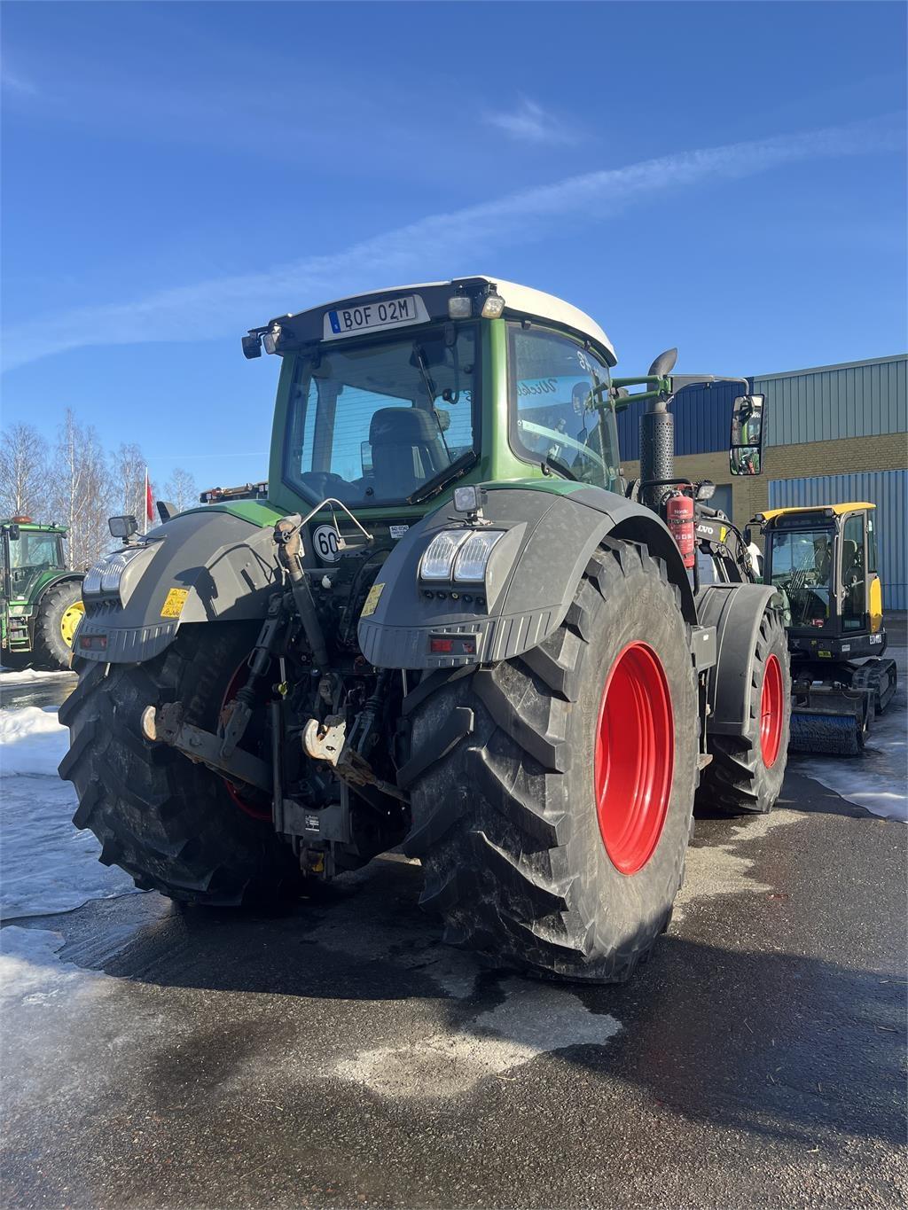 Fendt 828 VARIO S4 Tractors