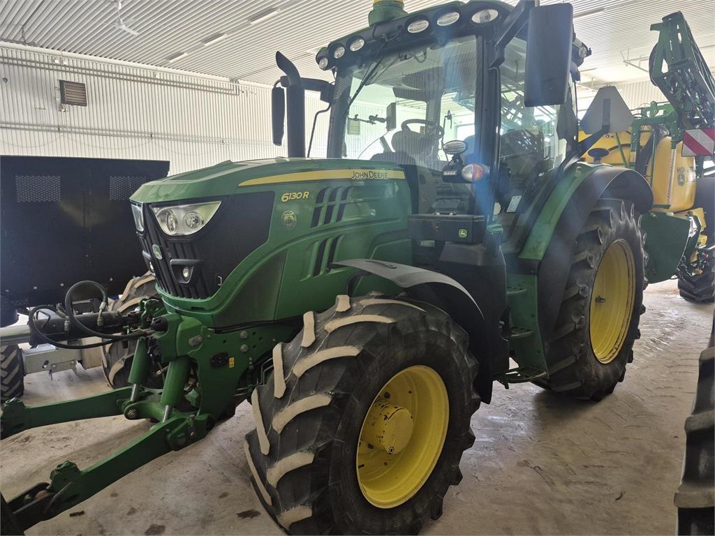 John Deere 6130R+F Traktorer