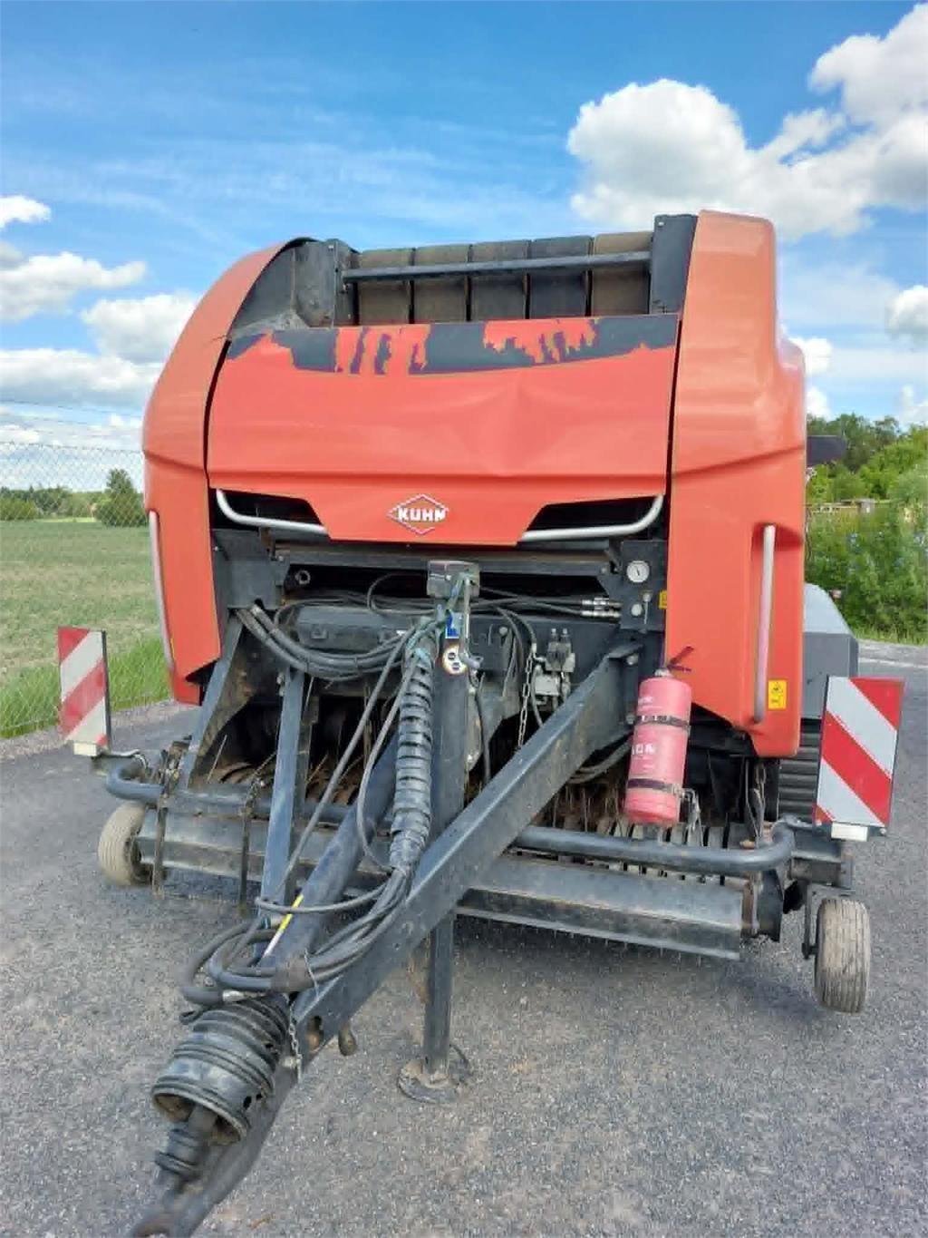 Kuhn VBP 3165 OPTICUT 23 KNIV Round balers