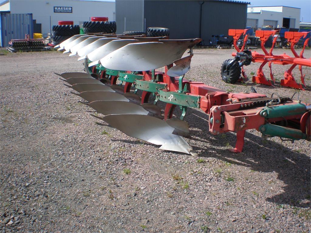 Kverneland PB100 Reversible ploughs