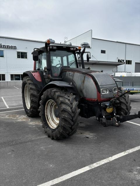 Valtra 190 Tractors